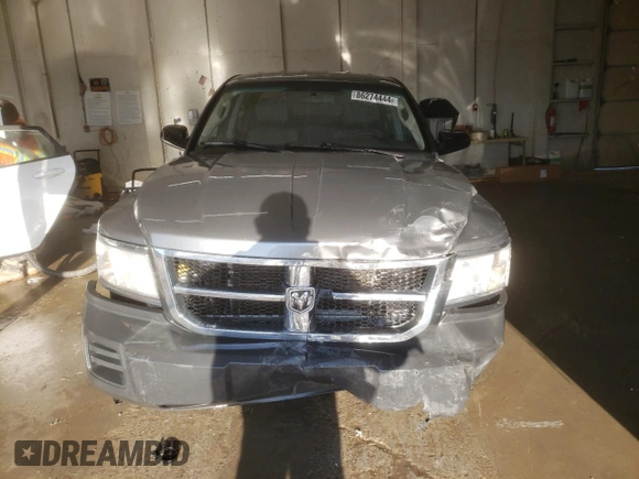 2008 Dodge Dakota ST with VIN 1D7HE28K28S518493, listed as a Copart auction lot 86274444 with 102,447 mi miles and Salvage Title. Bid and sale history available at DreamBid. Image 5.
