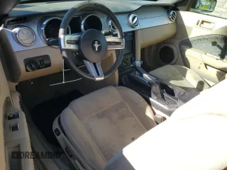 2005 Ford Mustang Deluxe с VIN 1ZVFT84N155227663, выставлен на аукционе Copart как лот 57402915 с пробегом 184 817 миль миль и Списание • Salvage title. История ставок и продаж доступна на DreamBid. Изображение 8.
