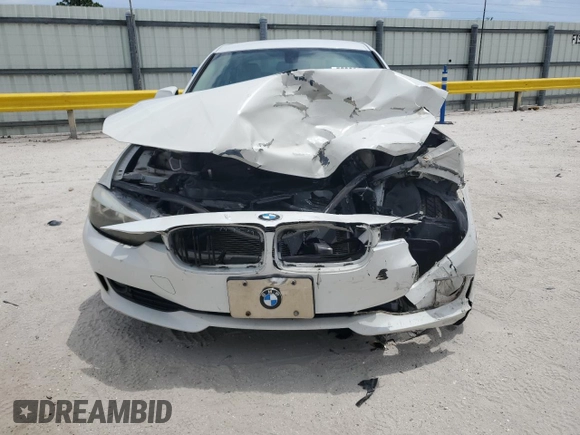 2014 BMW 3 Series 320i with VIN WBA3B1C50EK130907, listed as a Copart auction lot 53980565 with 0 mi miles and Non Repairable. Bid and sale history available at carsss.com. Image 5.