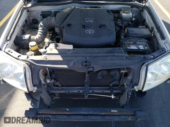 2004 Toyota 4Runner SR5 with VIN JTEBU14R840031753, listed as a Copart auction lot 59217525 with 180,311 mi miles and Salvage title. Bid and sale history available at DreamBid. Image 12.