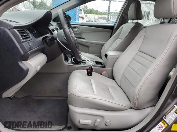 2017 Toyota Camry Hybrid LE z VIN 4T1BD1FK6HU205527, wystawiony jako Copart lot #57437025 z przebiegiem 55 826 mil mil oraz Szkoda całkowita • Salvage title. Historia ofert i sprzedaży dostępna na DreamBid. Obrazek 7.