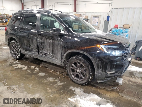 2024 Honda Passport TrailSport z VIN 5FNYF8H67RB000522, wystawiony jako Copart lot #45747505 z przebiegiem 28 103 mil mil oraz Szkoda całkowita • Salvage title. Historia ofert i sprzedaży dostępna na DreamBid. Obrazek 4.