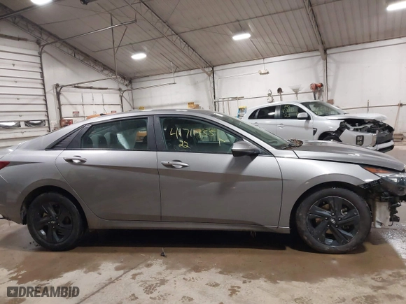 2022 Hyundai Elantra Essential with VIN KMHLM4AG1NU301957, listed as a IAAI auction lot 41711455 with 28,074 mi miles. Bid and sale history available at carsss.com. Image 14.