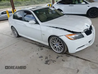 2007 BMW 3 Series 328i с VIN WBAVC53527FZ76805, выставлен на аукционе IAAI как лот 42543532 с пробегом 160 803 миль миль и . История ставок и продаж доступна на DreamBid. Изображение 1.