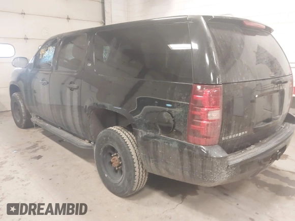 2008 Chevrolet Suburban Commercial with VIN 3GNGK26KX8G149169, listed as a IAAI auction lot 41469910 with 101,612 mi miles. Bid and sale history available at carsss.com. Image 6.
