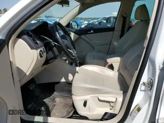 2012 Volkswagen Tiguan SE z VIN WVGAV7AX1CW526645, wystawiony jako Copart lot #46944195 z przebiegiem 87 811 mil mil oraz Szkody całkowita. Historia ofert i sprzedaży dostępna na DreamBid. Obrazek 7.