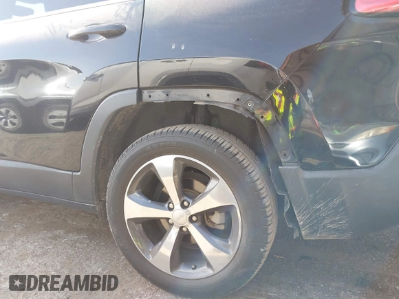 2019 Jeep Cherokee Limited с VIN 1C4PJLDB9KD427679, выставлен на аукционе IAAI как лот 41797126 с пробегом 112 457 миль миль и . История ставок и продаж доступна на DreamBid. Изображение 20.