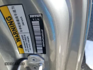 2023 Ferrari Portofino z VIN ZFF02RPA2P0294865, wystawiony jako Copart lot #80473504 z przebiegiem 1927 mil mil oraz Szkody całkowita. Historia ofert i sprzedaży dostępna na DreamBid. Obrazek 13.
