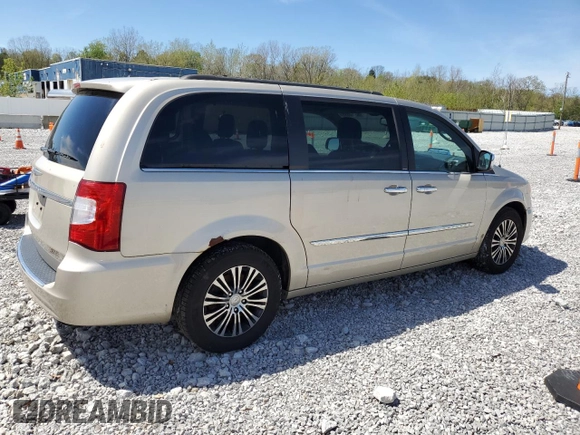 2013 Chrysler Town & Country Touring L with VIN 2C4RC1CG5DR757582, listed as a Copart auction lot 55468895 with 210,855 mi miles and Clean Title. Bid and sale history available at DreamBid. Image 3.