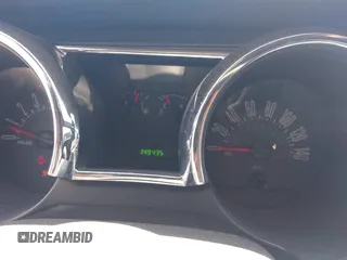 2005 Ford Mustang GT Deluxe z VIN 1ZVFT82H255119937, wystawiony jako IAAI lot #42342433 z przebiegiem 149 435 mil mil oraz . Historia ofert i sprzedaży dostępna na DreamBid. Obrazek 7.