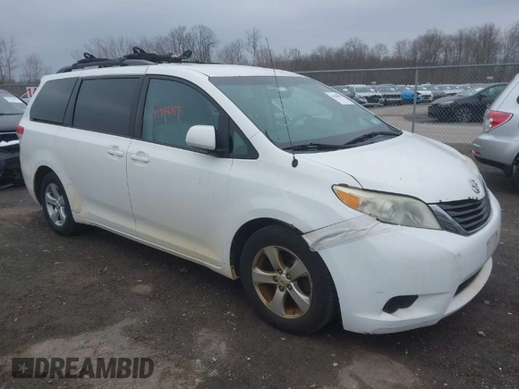 2012 Toyota Sienna LE AAS with VIN 5TDKK3DC0CS232950, listed as a IAAI auction lot 41988953 with 315,165 mi miles. Bid and sale history available at carsss.com. Image 1.