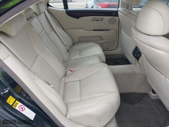 2007 Lexus LS 460 LWB with VIN JTHGL46F475000913, listed as a IAAI auction lot 41878241 with 241,359 mi miles. Bid and sale history available at carsss.com. Image 8.
