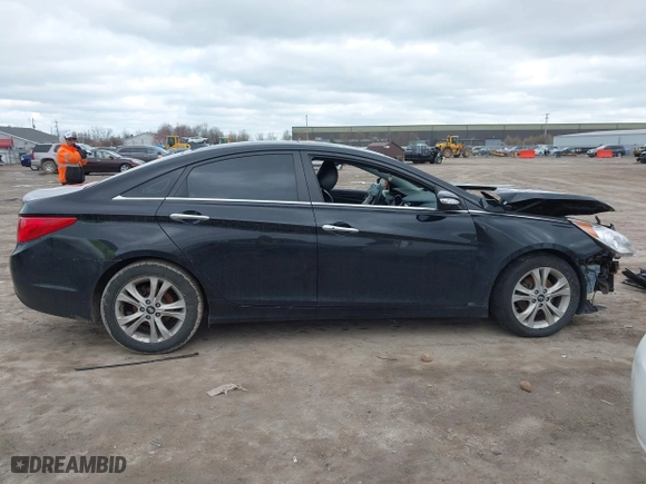 2013 Hyundai Sonata SE with VIN 5NPEC4AC6DH726709, listed as a IAAI auction lot 41967181 with 129,109 mi miles. Bid and sale history available at carsss.com. Image 13.