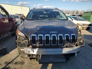 2018 Jeep Cherokee Latitude Plus with VIN 1C4PJLLB1JD510183, listed as a Copart auction lot 85849904 with 86,787 mi miles and Salvage Title. Bid and sale history available at DreamBid. Image 5.