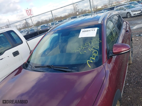2017 Hyundai Tucson Value with VIN KM8J33A25HU530459, listed as a IAAI auction lot 40889753 with 62,223 mi miles. Bid and sale history available at carsss.com. Image 6.