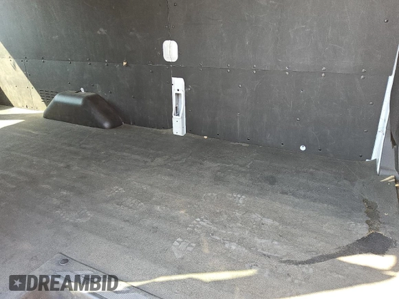 2023 Ford Transit Cargo z VIN 1FTBR3X82PKA82517, wystawiony jako Copart lot #75703934 z przebiegiem 34 304 mil mil oraz Czysty tytuł • Clean title. Historia ofert i sprzedaży dostępna na DreamBid. Obrazek 10.