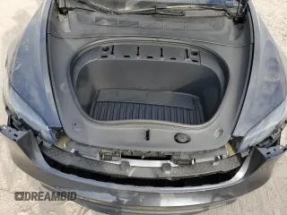 2024 Tesla Model 3 z VIN 5YJ3E1EA8RF726631, wystawiony jako Copart lot #43526145 z przebiegiem 12 980 mil mil oraz Czysty tytuł • Clean title. Historia ofert i sprzedaży dostępna na DreamBid. Obrazek 12.