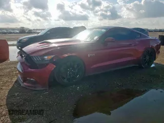 2016 Ford Mustang GT z VIN 1FA6P8CF8G5225418, wystawiony jako Copart lot #64682545 z przebiegiem 131 742 mil mil oraz Czysty tytuł • Clean title. Historia ofert i sprzedaży dostępna na DreamBid. Obrazek 1.