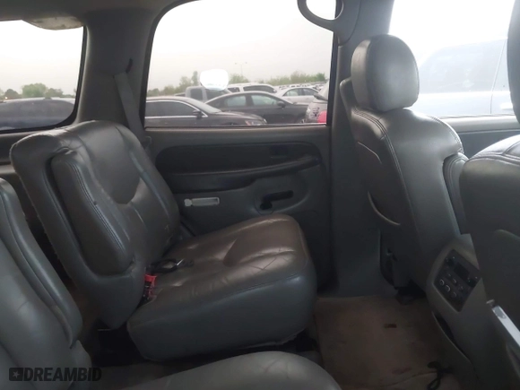 2003 Chevrolet Tahoe LT with VIN 1GNEC13Z03R268258, listed as a IAAI auction lot 41916956 with 218,720 mi miles. Bid and sale history available at carsss.com. Image 8.