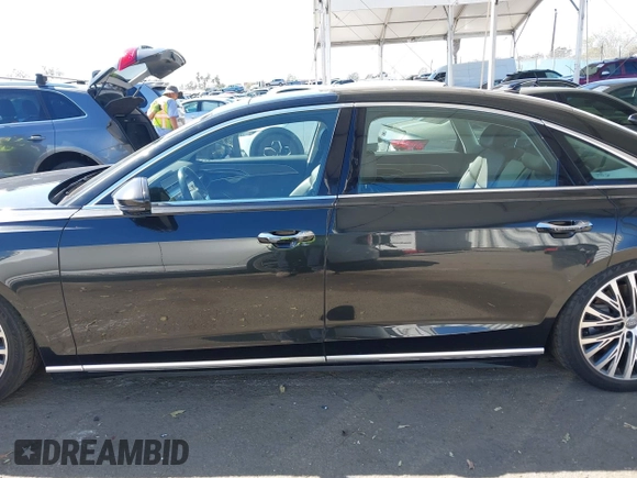 2019 Audi A8 z VIN WAU8DAF83KN006534, wystawiony jako IAAI lot #41712610 z przebiegiem 52 263 mil mil oraz . Historia ofert i sprzedaży dostępna na DreamBid. Obrazek 14.