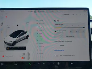 2024 Tesla Model 3 z VIN 5YJ3E1EA7RF721503, wystawiony jako IAAI lot #42246752 z przebiegiem 8 807 mil mil oraz . Historia ofert i sprzedaży dostępna na DreamBid. Obrazek 17.