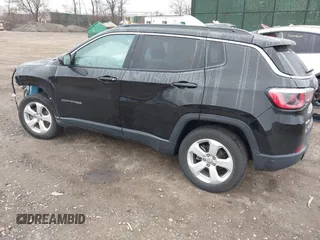 2019 Jeep Compass Latitude with VIN 3C4NJDBB3KT689174, listed as a IAAI auction lot 41843137 with 56,722 mi miles. Bid and sale history available at carsss.com. Image 3.