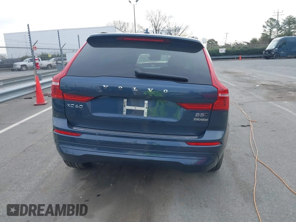 2022 Volvo XC60 Momentum z VIN YV4L12RK0N1059848, wystawiony jako IAAI lot #41714245 z przebiegiem 31 404 mil mil oraz . Historia ofert i sprzedaży dostępna na DreamBid. Obrazek 15.