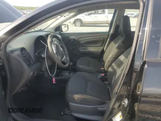 2017 Nissan Versa S Plus z VIN 3N1CN7AP5HL847956, wystawiony jako Copart lot #52648345 z przebiegiem Nie podano mil oraz Szkody całkowita. Historia ofert i sprzedaży dostępna na DreamBid. Obrazek 7.
