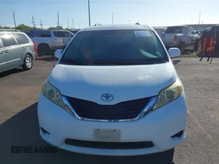 2011 Toyota Sienna LE AAS with VIN 5TDKK3DC3BS086073, listed as a IAAI auction lot 41637136 with 257,615 mi miles. Bid and sale history available at carsss.com. Image 12.