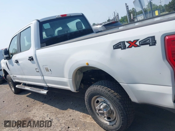 2019 Ford F-350 Platinum with VIN 1FT7W3BT4KED68113, listed as a IAAI auction lot 42420899 with 240,939 mi miles and . Bid and sale history available at DreamBid. Image 14.
