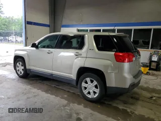 2015 GMC Terrain SLE z VIN 2GKALMEK8F6166008, wystawiony jako Copart lot #59155895 z przebiegiem 142 046 mil mil oraz Czysty tytuł • Clean title. Historia ofert i sprzedaży dostępna na DreamBid. Obrazek 2.