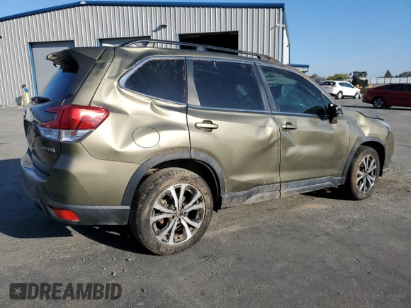 2022 Subaru Forester Limited with VIN JF2SKANC7NH468362, listed as a Copart auction lot 48337745 with 61,724 mi miles and Salvage Title. Bid and sale history available at carsss.com. Image 3.