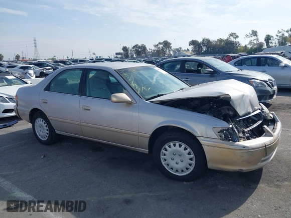 2001 Toyota Camry CE z VIN 4T1BG22K51U083381, wystawiony jako IAAI lot #41482936 z przebiegiem 84 219 mil mil oraz . Historia ofert i sprzedaży dostępna na DreamBid. Obrazek 13.