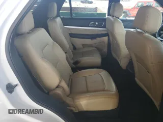 2017 Ford Explorer XLT с VIN 1FM5K7D81HGE18848, выставлен на аукционе Copart как лот 64562165 с пробегом 56 598 миль миль и Списание • Salvage title. История ставок и продаж доступна на DreamBid. Изображение 10.