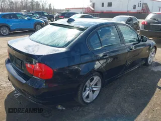 2009 BMW 3 Series 328i z VIN WBAPH73569E128649, wystawiony jako IAAI lot #41865103 z przebiegiem 238 385 mil mil oraz . Historia ofert i sprzedaży dostępna na DreamBid. Obrazek 4.