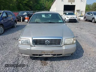 2008 Mercury Grand Marquis LS z VIN 2MEHM75V18X615138, wystawiony jako IAAI lot #42404567 z przebiegiem 156 502 mil mil oraz . Historia ofert i sprzedaży dostępna na DreamBid. Obrazek 6.