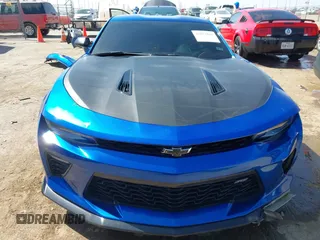 2018 Chevrolet Camaro 2SS z VIN 1G1FG1R77J0179000, wystawiony jako IAAI lot #42012808 z przebiegiem 32 013 mil mil oraz . Historia ofert i sprzedaży dostępna na DreamBid. Obrazek 13.