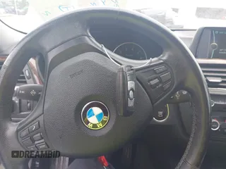 2013 BMW 3 Series 328i xDrive с VIN WBA3B5G55DNS04935, выставлен на аукционе IAAI как лот 42205399 с пробегом 127 913 миль миль и . История ставок и продаж доступна на DreamBid. Изображение 11.