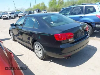 2012 Volkswagen Jetta SE z VIN 3VWDP7AJ2CM351066, wystawiony jako IAAI lot #42091019 z przebiegiem 108 748 mil mil oraz . Historia ofert i sprzedaży dostępna na DreamBid. Obrazek 3.