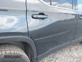 2018 Chevrolet Traverse LT Cloth with VIN 1GNERGKW5JJ204737, listed as a IAAI auction lot 42019256 with 172,064 mi miles. Bid and sale history available at carsss.com. Image 18.