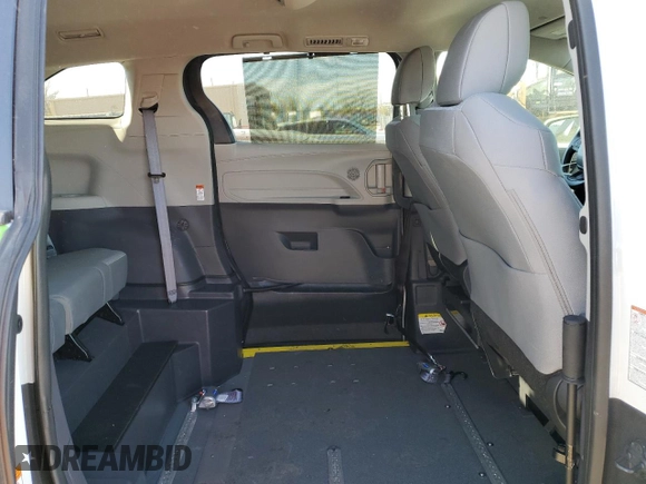 2024 Toyota Sienna LE with VIN 5TDKSKFC6RS127555, listed as a Copart auction lot 43054955 with 1,812 mi miles and Salvage Title. Bid and sale history available at carsss.com. Image 11.