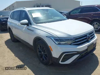 2022 Volkswagen Tiguan SE z VIN 3VV3B7AX7NM032705, wystawiony jako IAAI lot #41987713 z przebiegiem 34 010 mil mil oraz . Historia ofert i sprzedaży dostępna na DreamBid. Obrazek 1.