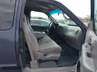 2000 Ford F-150 XL with VIN 1FTRX18L6YNB68229, listed as a IAAI auction lot 40141907 with 1 mi miles. Bid and sale history available at carsss.com. Image 5.