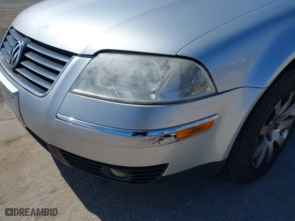 2003 Volkswagen Passat GLS with VIN WVWPD63B43P396108, listed as a IAAI auction lot 41884512 with 87,004 mi miles. Bid and sale history available at carsss.com. Image 6.