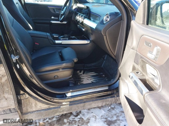 2021 Mercedes-Benz GLB with VIN W1N4M4HB6MW152587, listed as a IAAI auction lot 41403393 with 69,868 mi miles. Bid and sale history available at carsss.com. Image 5.