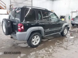 2005 Jeep Liberty Sport with VIN 1J4GL48K75W508905, listed as a IAAI auction lot 41933919 with 203,514 mi miles. Bid and sale history available at carsss.com. Image 4.