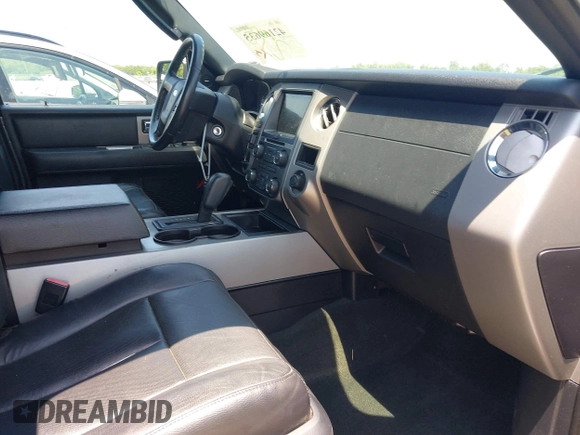 2016 Ford Expedition XLT z VIN 1FMJU1HT3GEF38441, wystawiony jako IAAI lot #42169635 z przebiegiem 106 398 mil mil oraz . Historia ofert i sprzedaży dostępna na DreamBid. Obrazek 5.