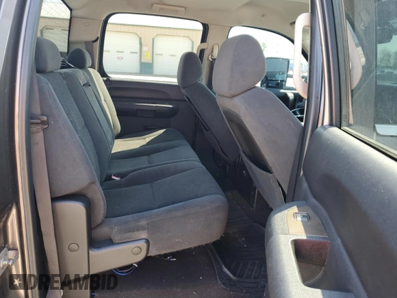 2008 GMC Sierra 1500 Work Truck z VIN 2GTEK133481289735, wystawiony jako Copart lot #52970185 z przebiegiem 312 850 mil mil oraz Czysty tytuł • Clean title. Historia ofert i sprzedaży dostępna na DreamBid. Obrazek 10.