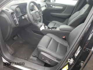 2025 Volvo XC40 Plus Bright Theme with VIN YV4L12UE8S2505476, listed as a Copart auction lot 59005825 with 2,886 mi miles and Clean title. Bid and sale history available at DreamBid. Image 7.
