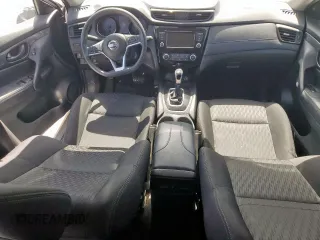 2020 Nissan Rogue SV z VIN KNMAT2MT2LP500619, wystawiony jako Copart lot #65450615 z przebiegiem 96 561 mil mil oraz Czysty tytuł • Clean title. Historia ofert i sprzedaży dostępna na DreamBid. Obrazek 8.